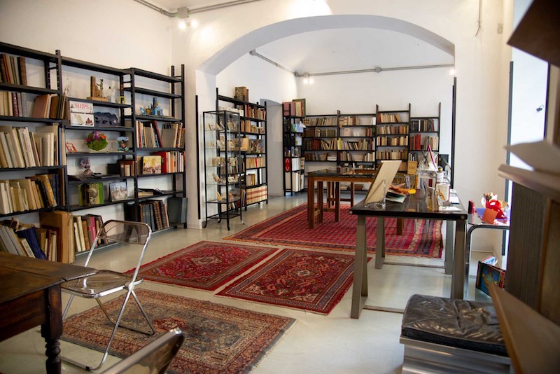 interno libreria freddi