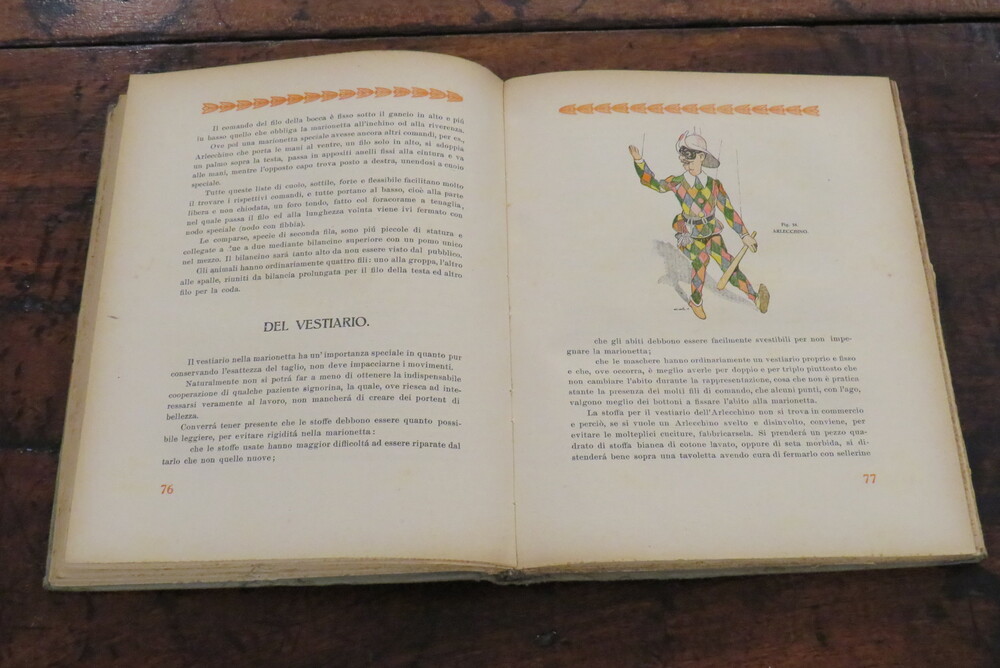 CARLO RACCA (AKKAR). Burattini e Marionette. Il loro teatro ed i loro fantocci. Con 75 illustrazioni del pittore Biscaretti.