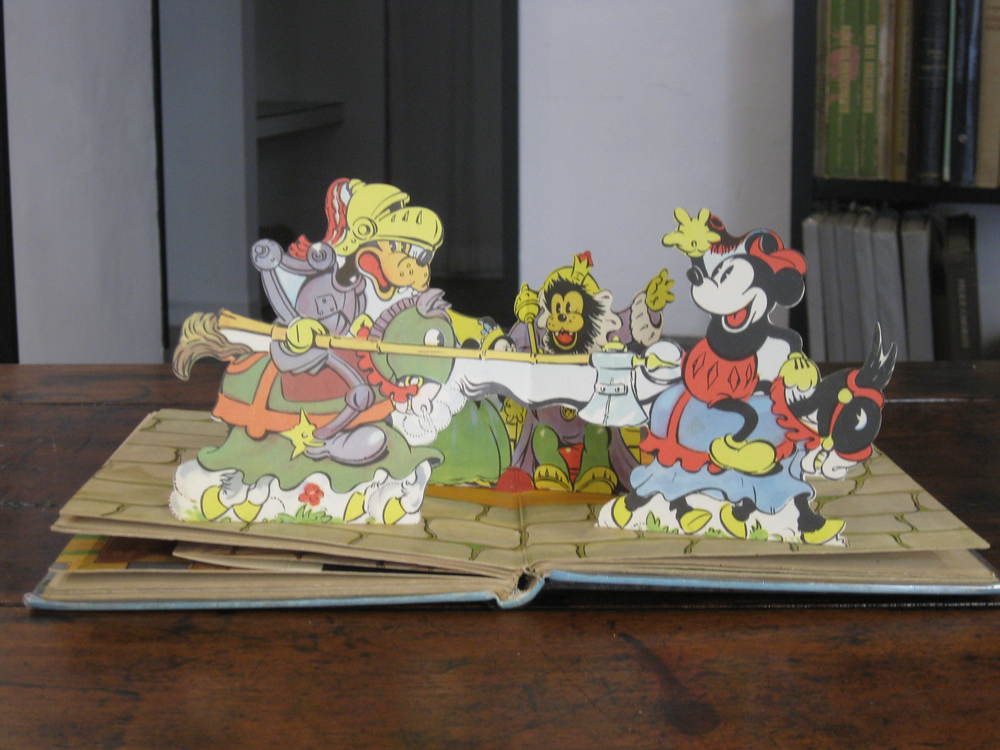 WALT DISNEY-SILLY SYMPHONIES. Mickey Mouse et le prince Malalapatte