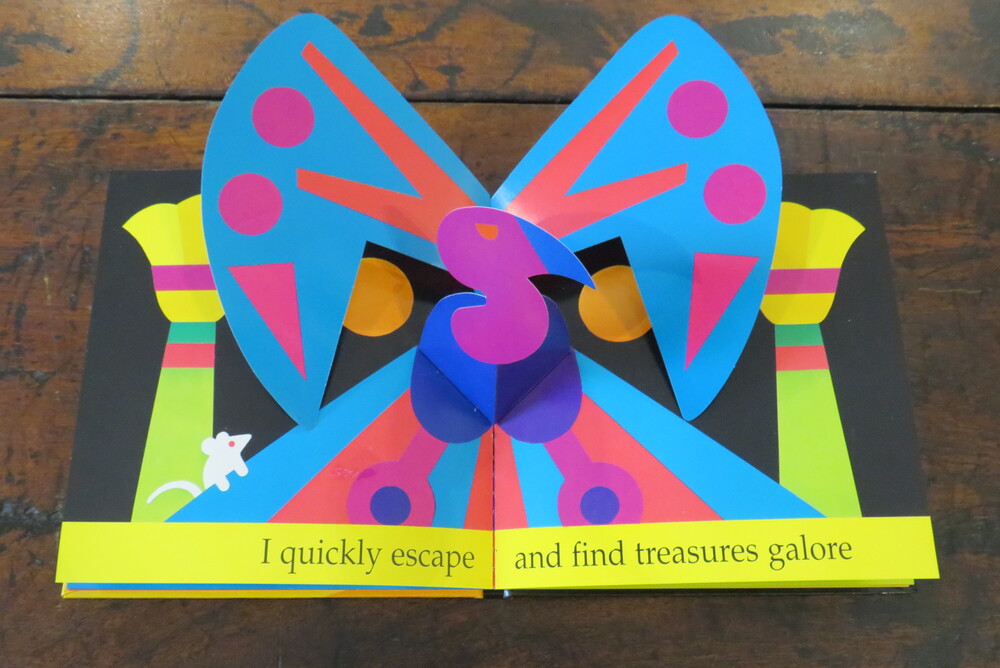 ROBERT SABUDA. The Mummy’s Tomb. A Pop-Up Book.